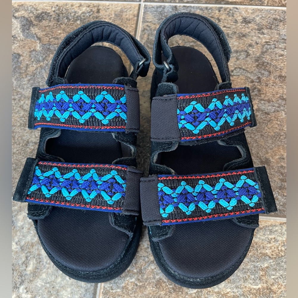 Ugg Heritage Embroidered Braid Platform Sandal- B… - image 1